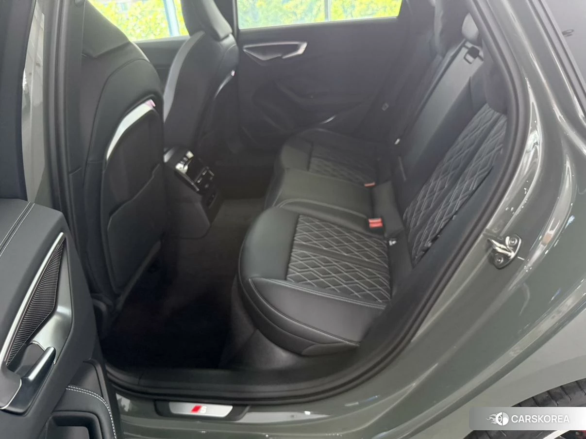 Audi A5L id 4512458 из Китая 23