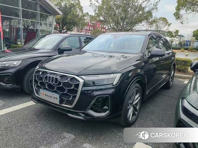 Audi Q7 2026 Черный из Китая, фото 6