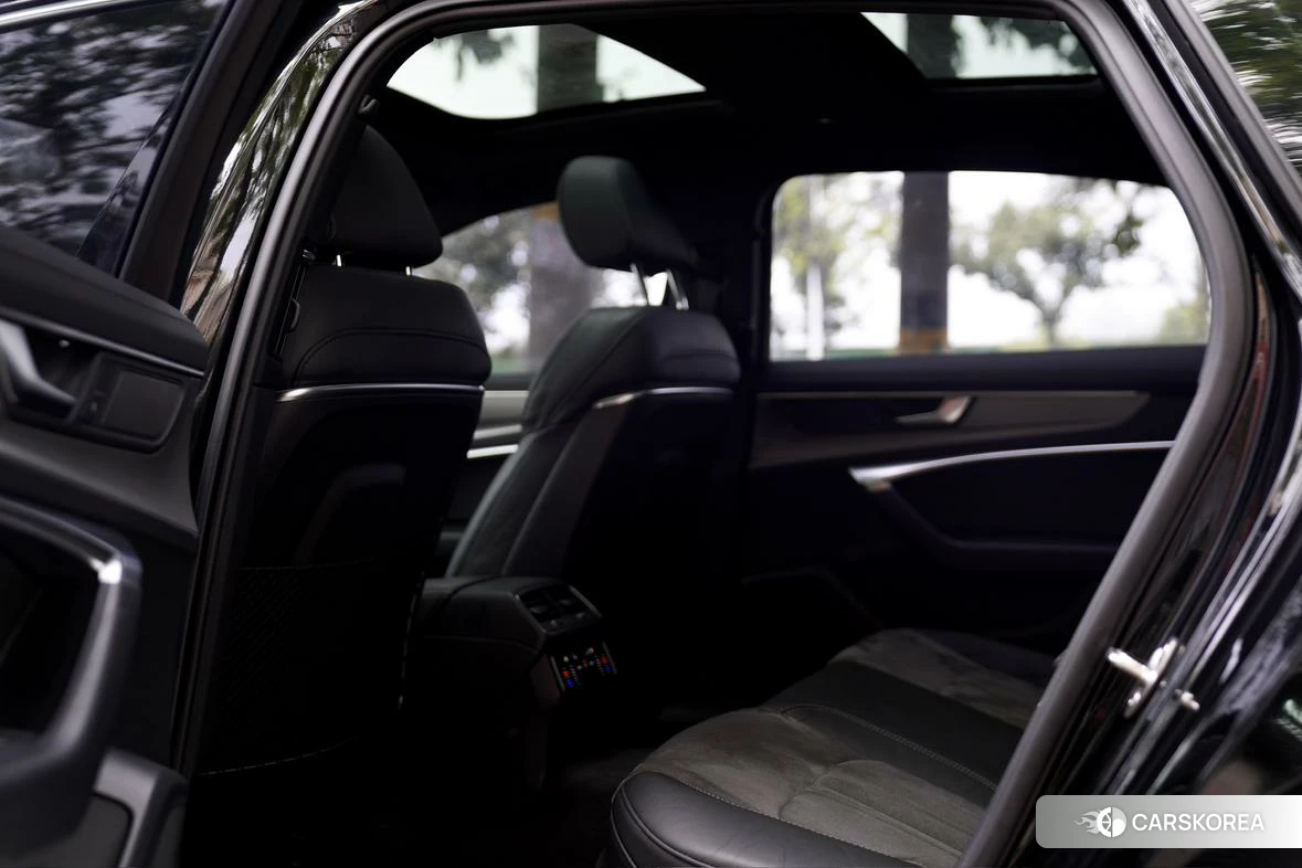 Audi A6L id 4420909 из Китая 19