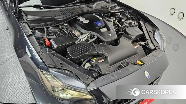 Maserati Quattroporte id 4180473 из Кореи 16