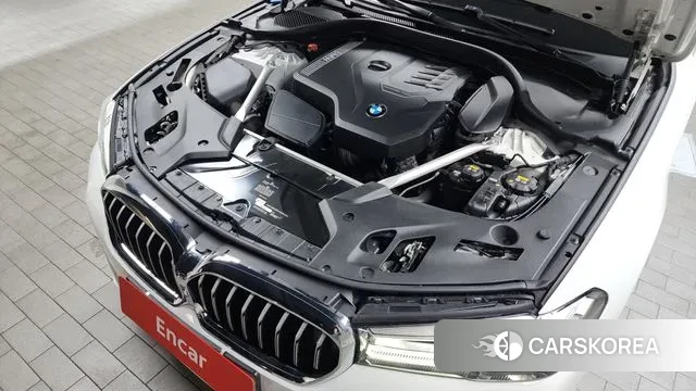 BMW 5 Series (G30) id 3059862 из Кореи 16