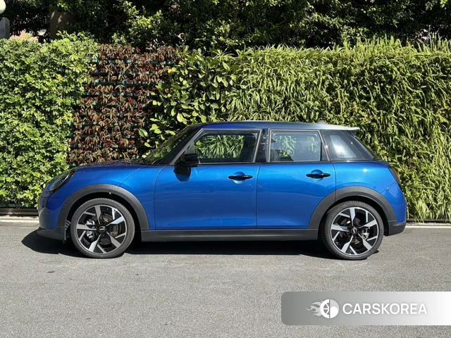 MINI Unknown id 3920298 из Китая 11