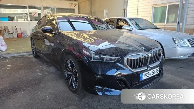 BMW 5 Series (G60) id 3605856 из Кореи 9