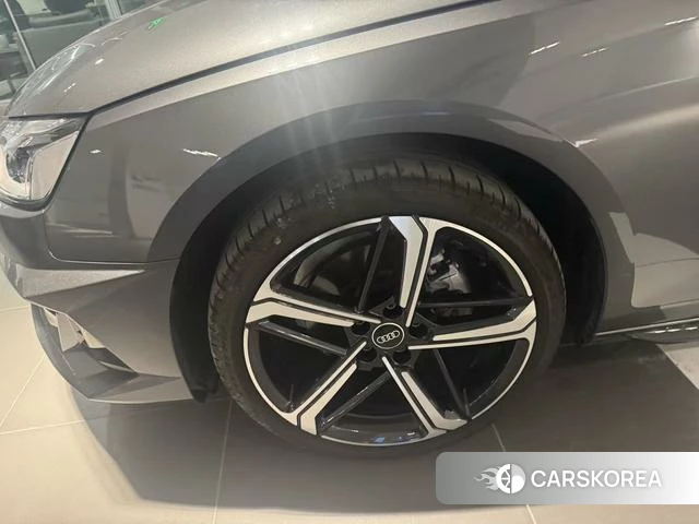 Audi A4L 2024 Темно-серый из Китая, фото 6