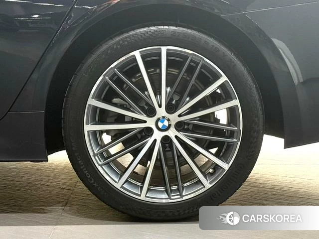 BMW 5 series 2021 Черный из Китая, фото 6