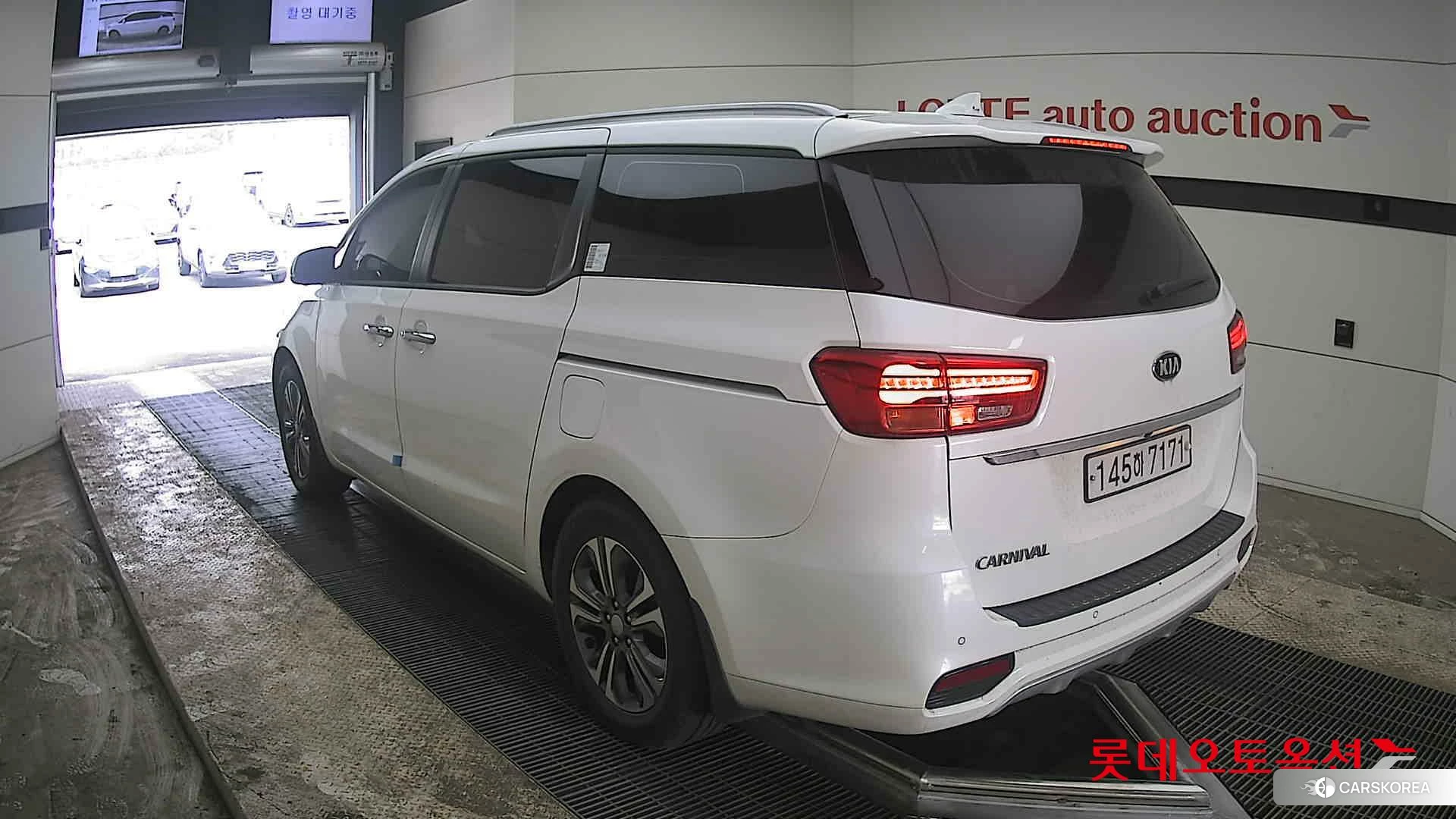 Kia Carnival id 3875740 из Кореи 34