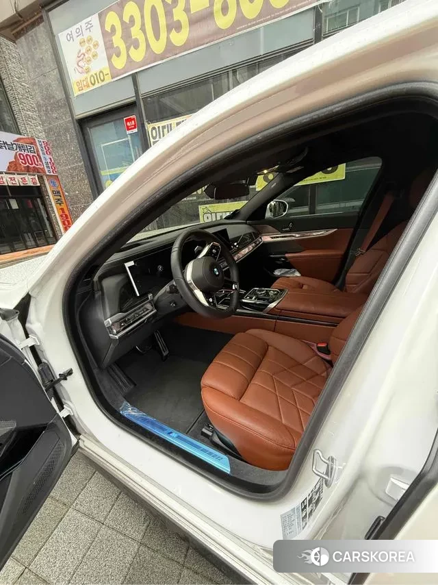 BMW 7 Series (G70) 2025 Белый из Кореи, фото 6