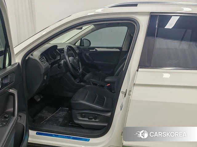 Volkswagen Tiguan L id 4219620 из Китая 16
