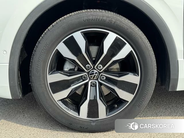 Volkswagen Tiguan L id 4257898 из Китая 12