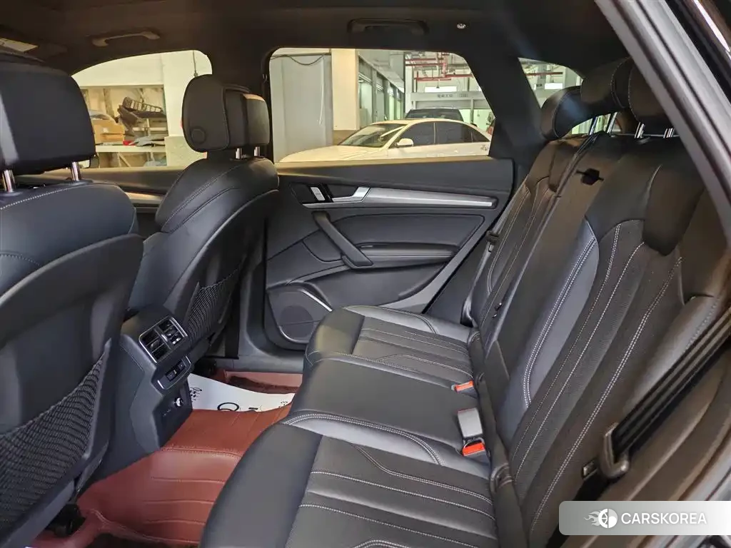 Audi Q5L id 4679501 из Китая 16