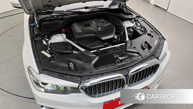 BMW 5 Series (G30) id 3736815 из Кореи 16