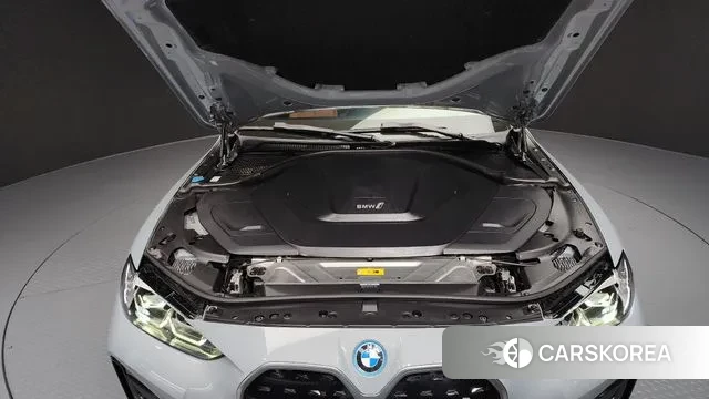 BMW i4 id 3625450 из Кореи 16