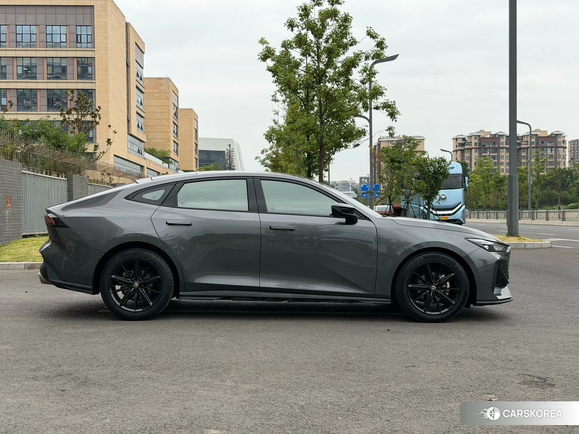 Chang'an UNI-V id 4479740 из Китая 16