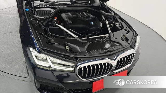 BMW 5 Series (G30) id 3940888 из Кореи 16