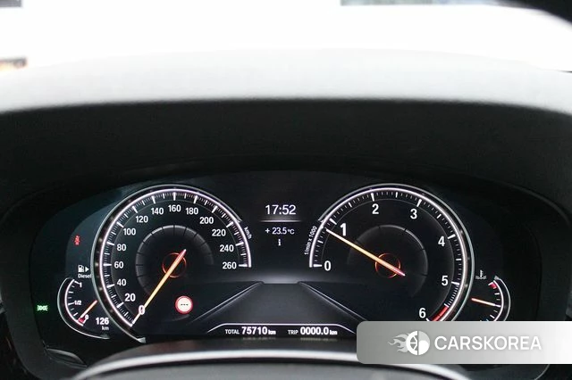 BMW 5 Series (G30) id 3889433 из Кореи 16