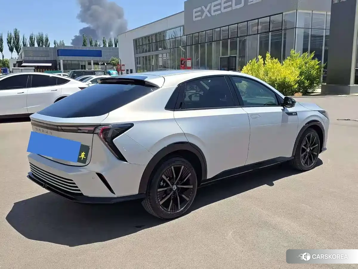 Honda e:NS2 2025 Silver/gray из Китая, фото 6