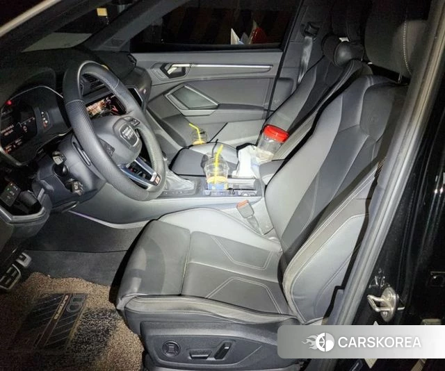 Audi Q3 (F3) 2022 Черный из Кореи, фото 6