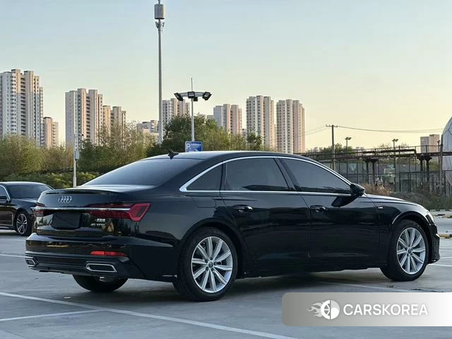 Audi A6L id 4299784 из Китая 11