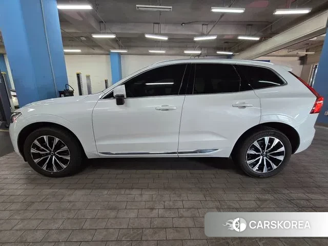 Volvo XC60 second Generation 2023 Белый из Кореи, фото 6