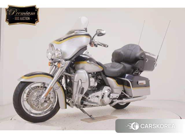 Harley-Davidson Electra Glide FLHTCUSE1800 CVO 2012 из Японии, фото 3