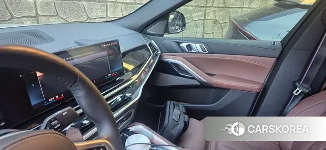 BMW X6 (G06) 2024 Серебристо-серый из Кореи, фото 6