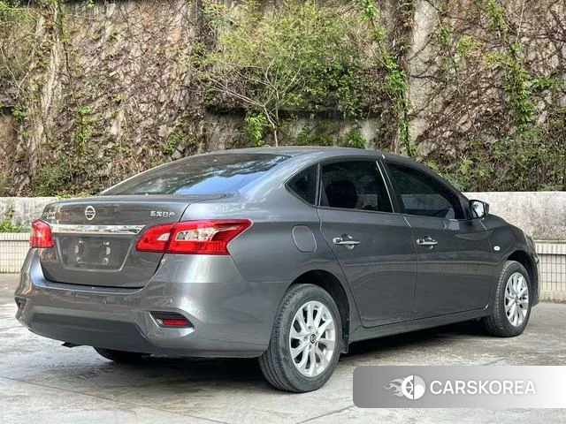 Nissan Xuan Yi 2022 Темно-серый из Китая, фото 6