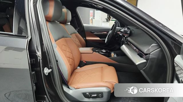 BMW 5 Series (G60) id 4612179 из Кореи 10