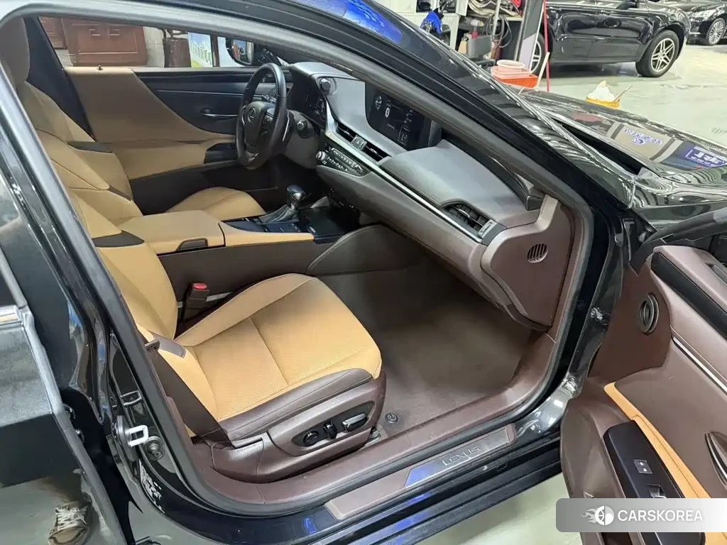 Lexus ES 2021 Черный из Китая, фото 6