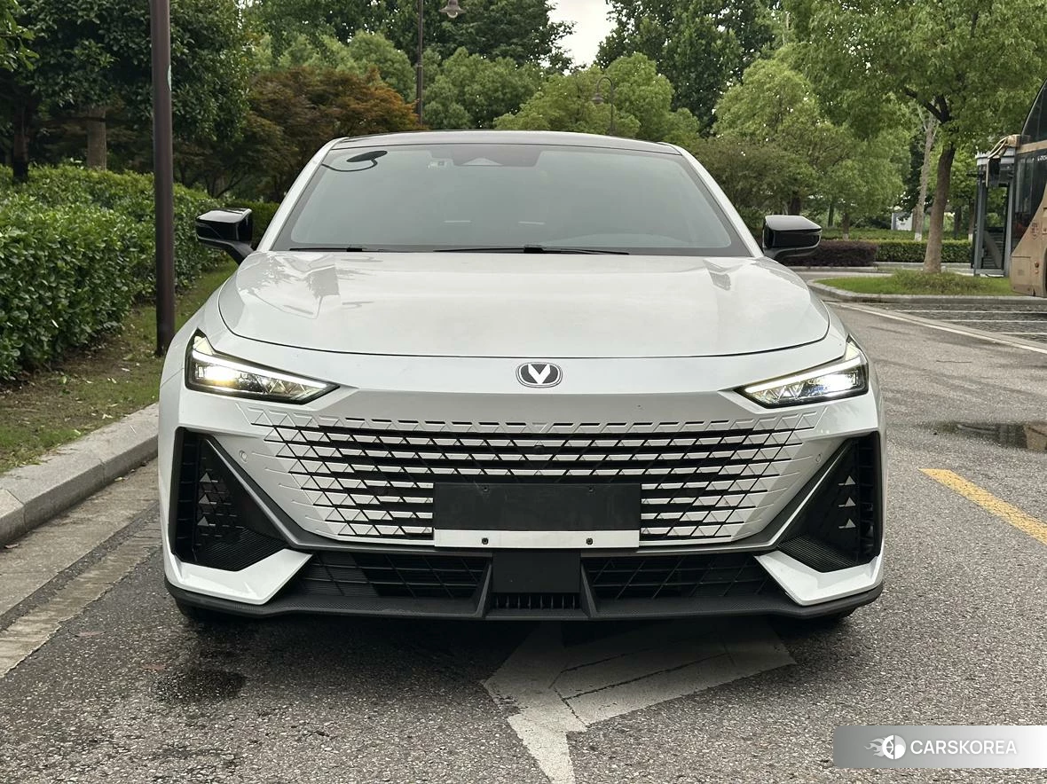 Chang'an UNI-V id 4504774 из Китая 11