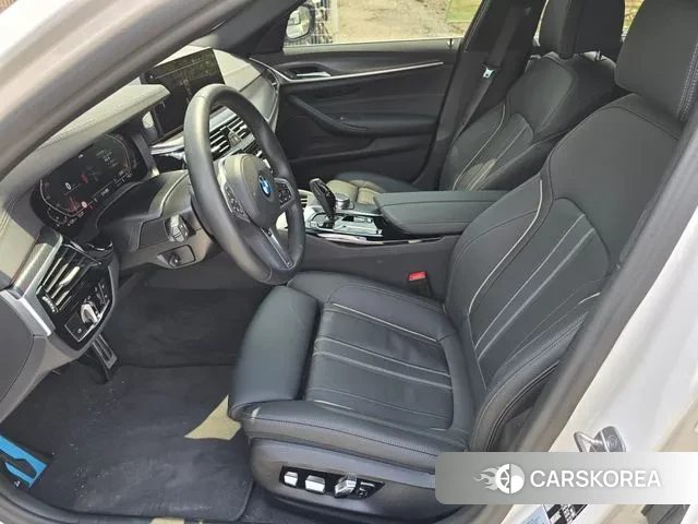 BMW 5 Series (G30) id 3043128 из Кореи 16