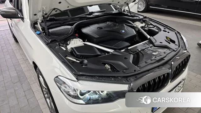 BMW 5 Series (G30) id 3778612 из Кореи 16