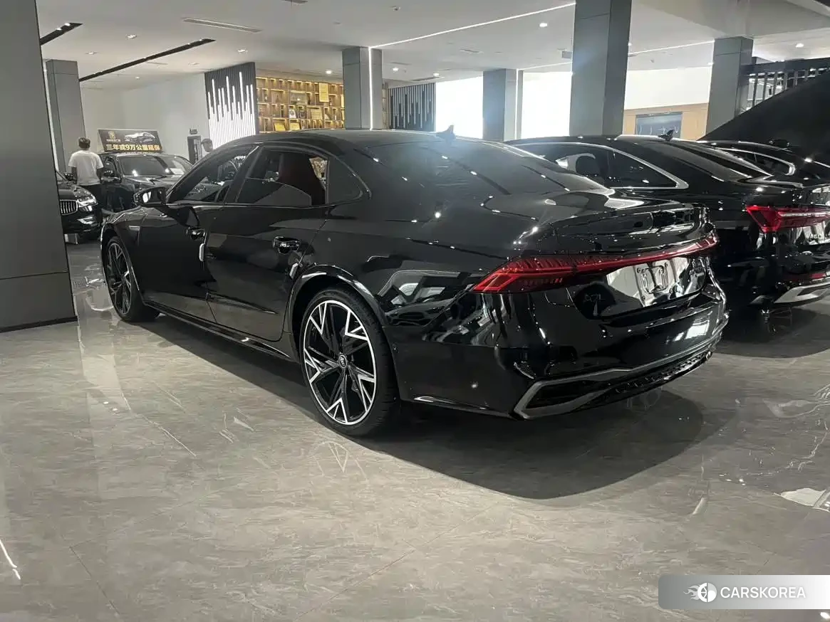 Audi A7L 2023 Черный из Китая, фото 6