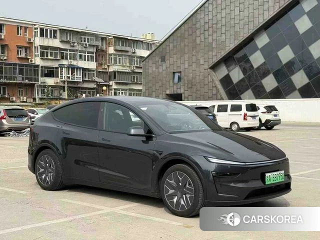 Tesla Model Y L 2026 Темно-серый из Китая, фото 6