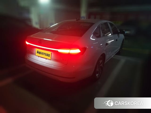 Volkswagen Lavida 2026 Белый из Китая, фото 6