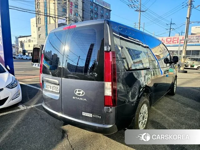 Hyundai Staria id 3599599 из Кореи 16