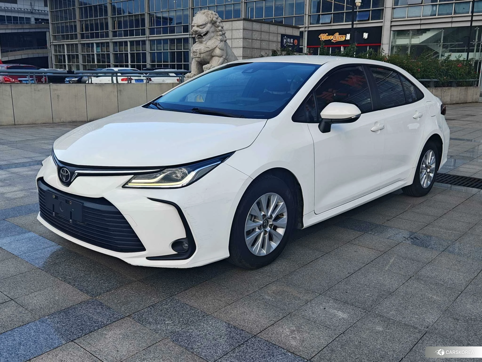Toyota Corolla 2023 Белый из Китая, фото 6