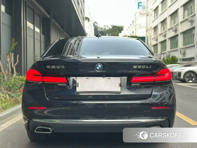 BMW 5 series 2023 Черный из Китая, фото 6