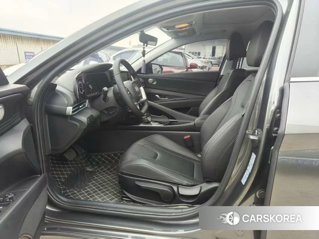 Hyundai Elantra 2025 Темно-серый из Китая, фото 6