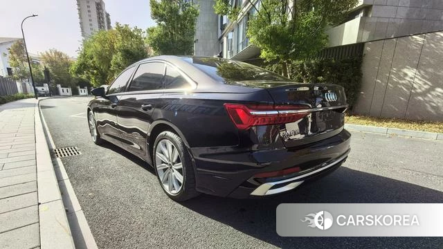 Audi A6L id 4275992 из Китая 13