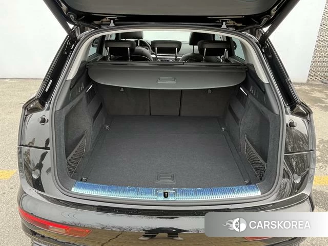Audi Q5L id 3890152 из Китая 14