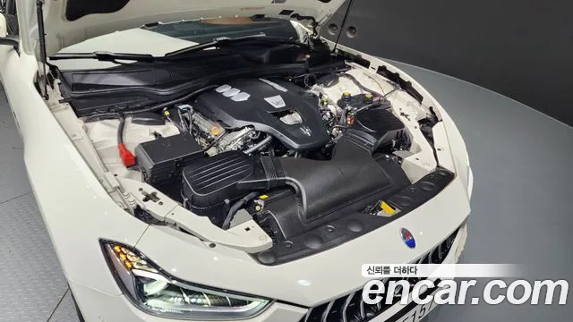 Maserati Ghibli id 2818602 из Кореи 16