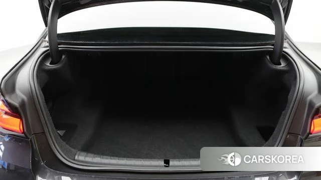 BMW 5 Series (G30) id 3935970 из Кореи 16