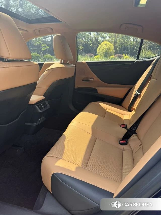 Lexus ES 2023 Синий из Китая, фото 6