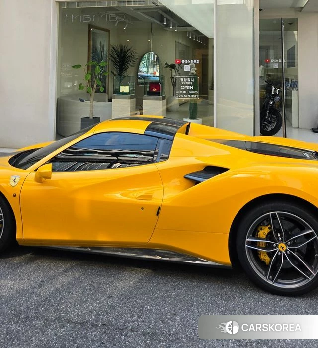 Ferrari 488 Spider id 4520762 из Кореи 9