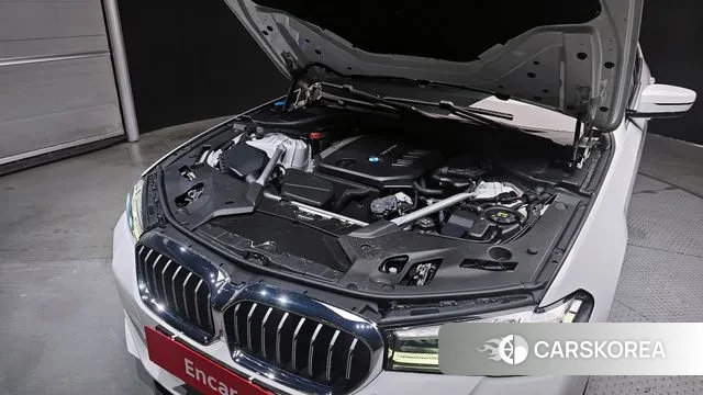 BMW 5 Series (G30) id 2979412 из Кореи 16