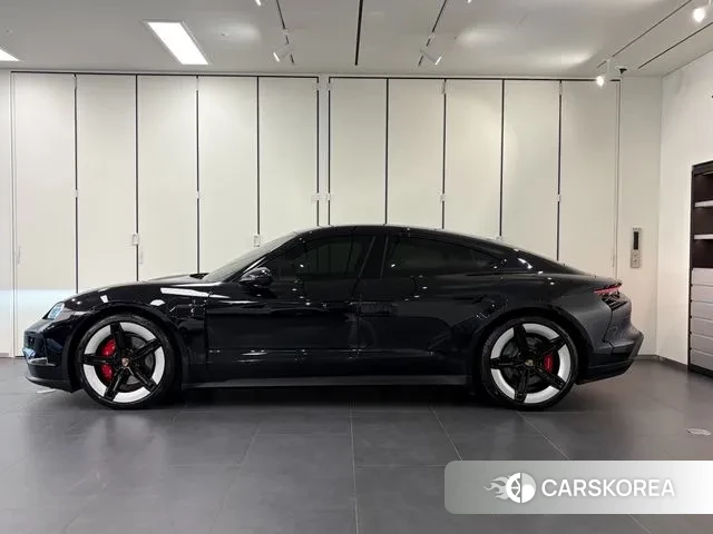 Porsche Taycan id 3750834 из Кореи 8