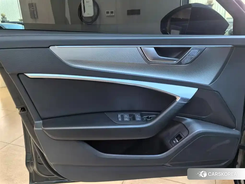 Audi A6L id 4515318 из Китая 14