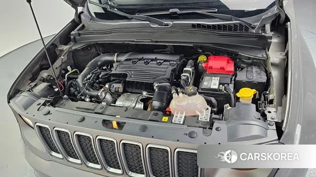 Jeep Renegade id 3659631 из Кореи 16