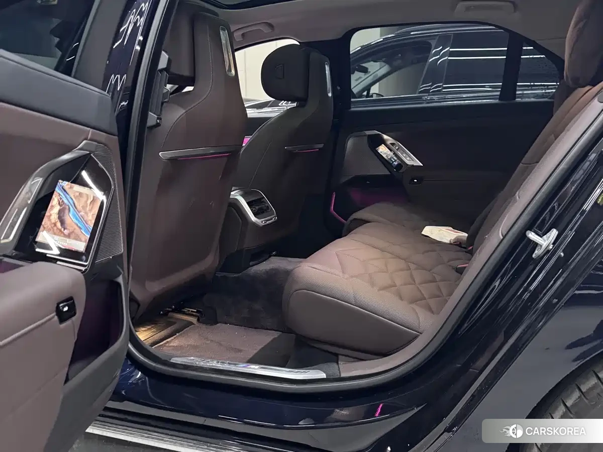 BMW 7 series 2026 Черный из Китая, фото 6