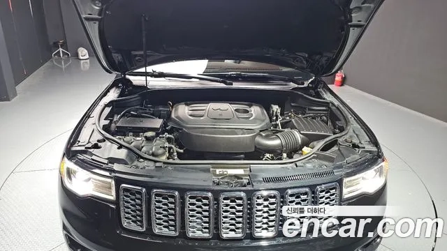 Jeep Grand Cherokee id 2955572 из Кореи 16